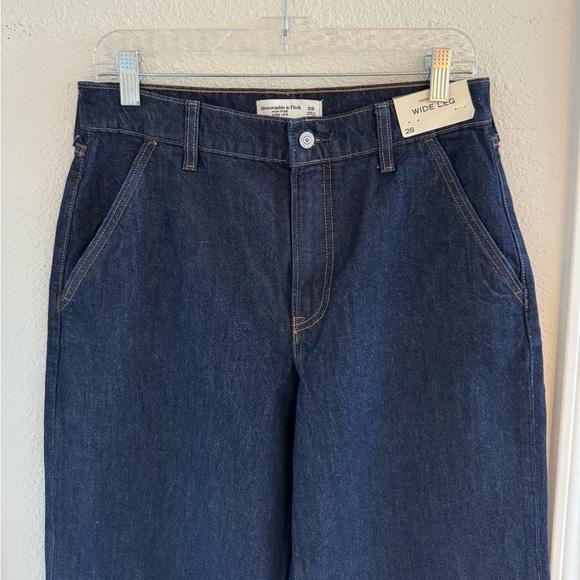 NWT Abercrombie & Fitch High Rise Wide Leg Trouser Jean in Rinse Wash - Picture 7 of 13
